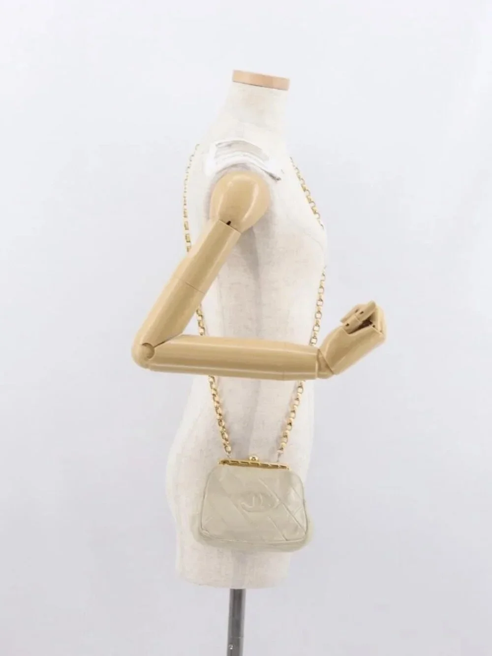 CHANEL Matelasse Chain Shoulder Bag Leather Ivory Gold CC Auth 163424